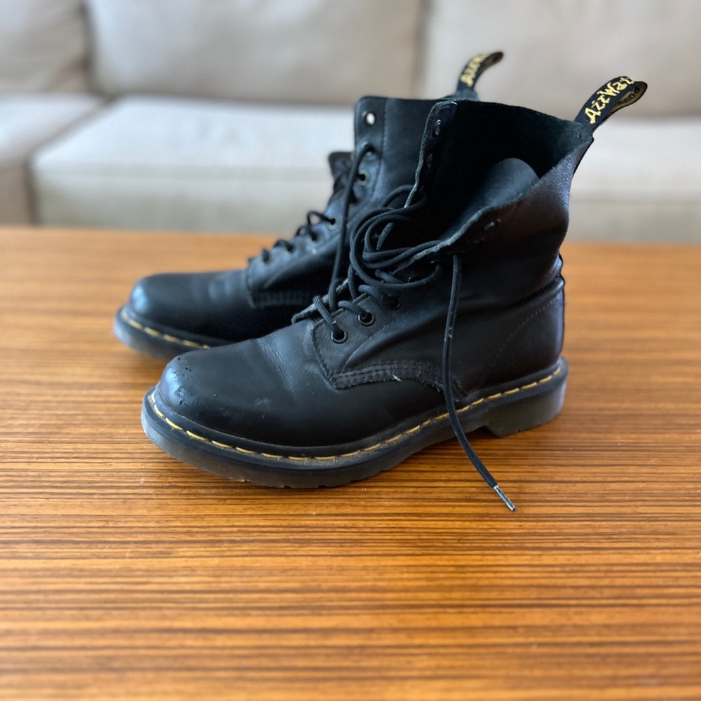 DR. MARTENS 101 AMBASSADOR LEATHER ANKLE BOOTS
